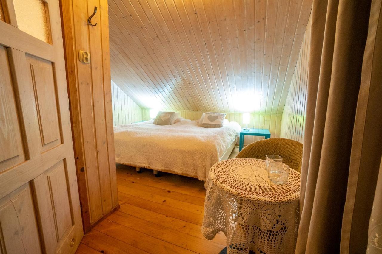 Bed and Breakfast Gosciniec Debowa Gazdowka à Ustrzyki Dolne Extérieur photo